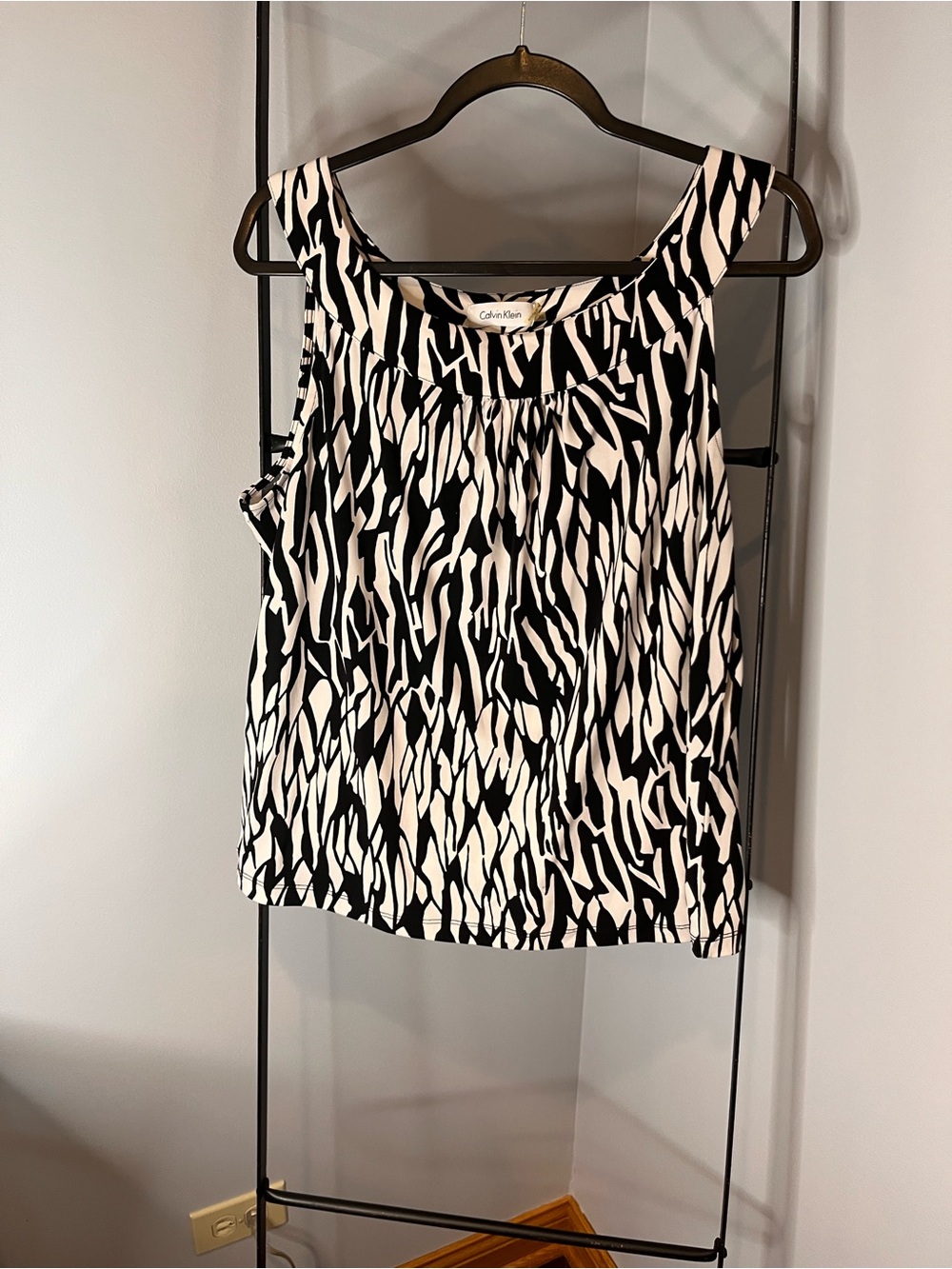 Calvin Klein Black & White Abstract Print Tank Top